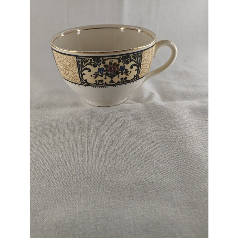 Wedgwood & Co Ltd Nanette Porcelain Floral Painted Tea Cup Gold Trim England